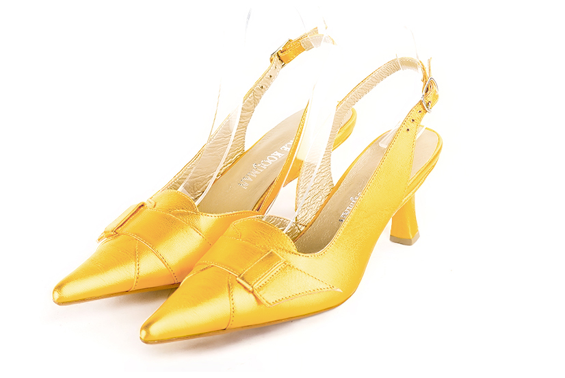 Yellow women's slingback shoes. Pointed toe. Medium spool heels. Front view - Florence KOOIJMAN